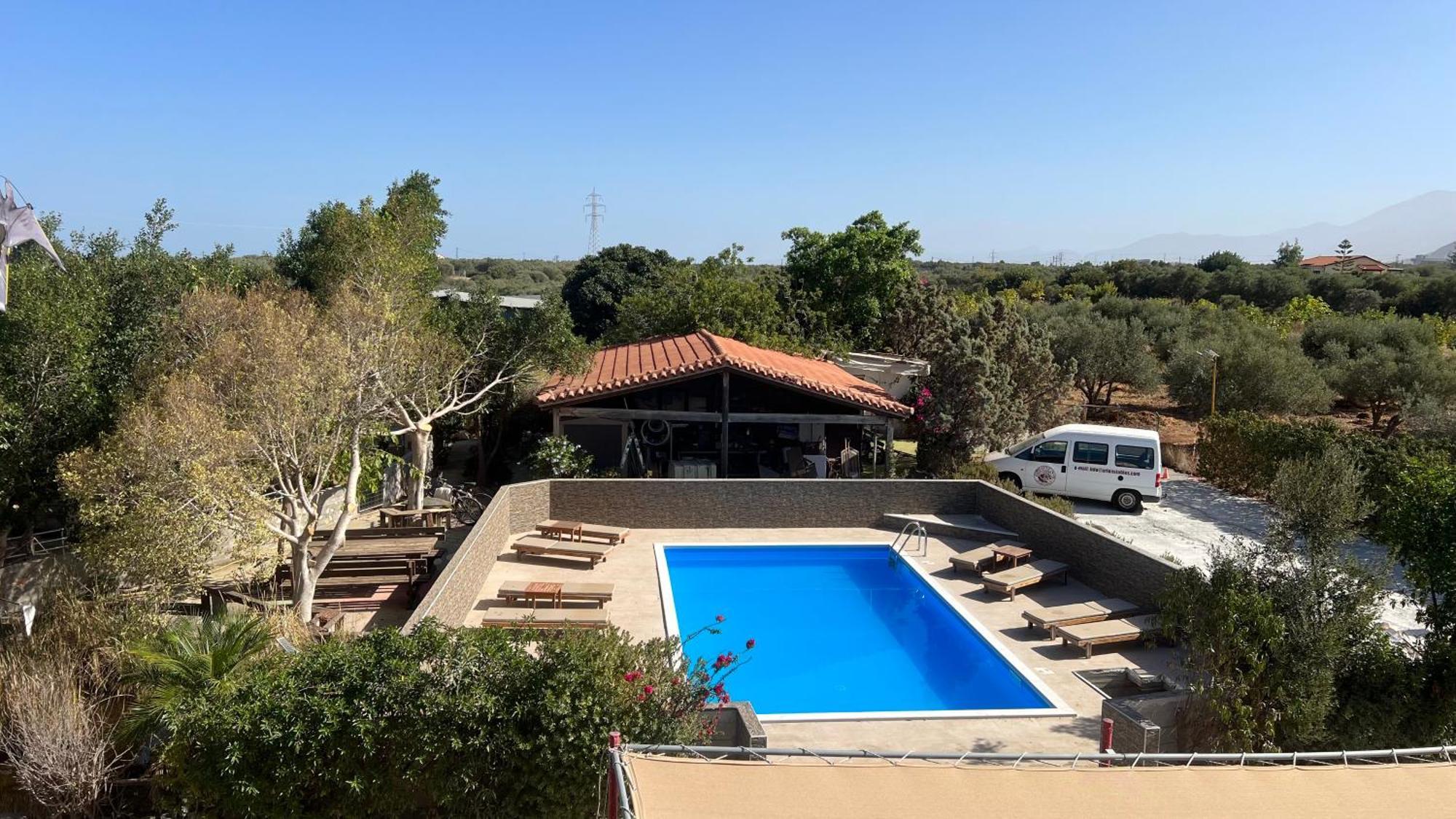 Arion Stables & Apartments Chersonissos Buitenkant foto