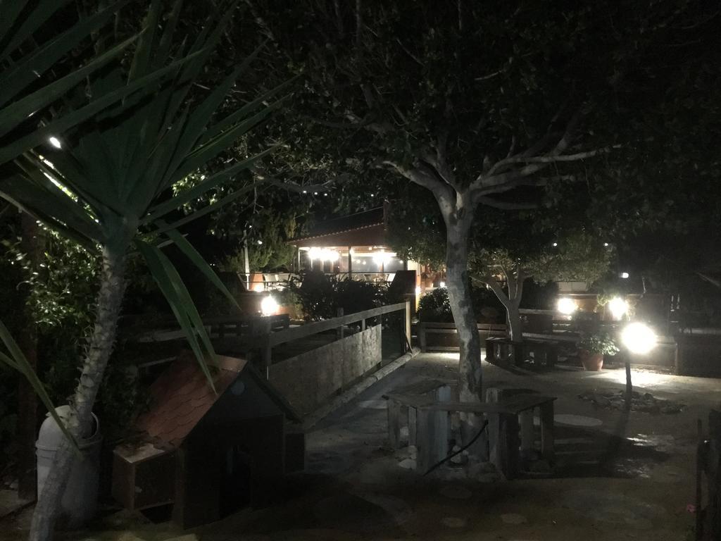 Arion Stables & Apartments Chersonissos Buitenkant foto