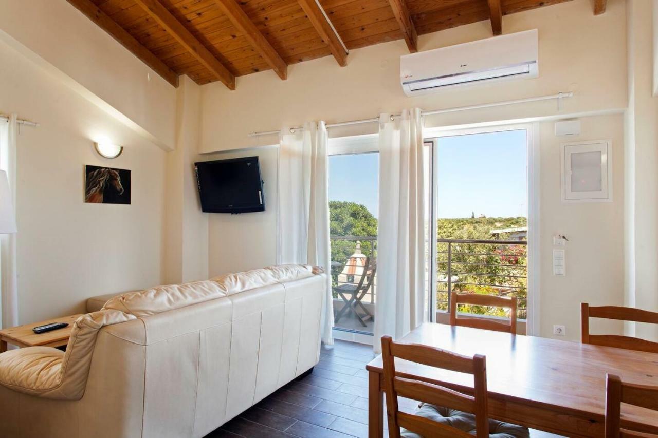 Arion Stables & Apartments Chersonissos Buitenkant foto